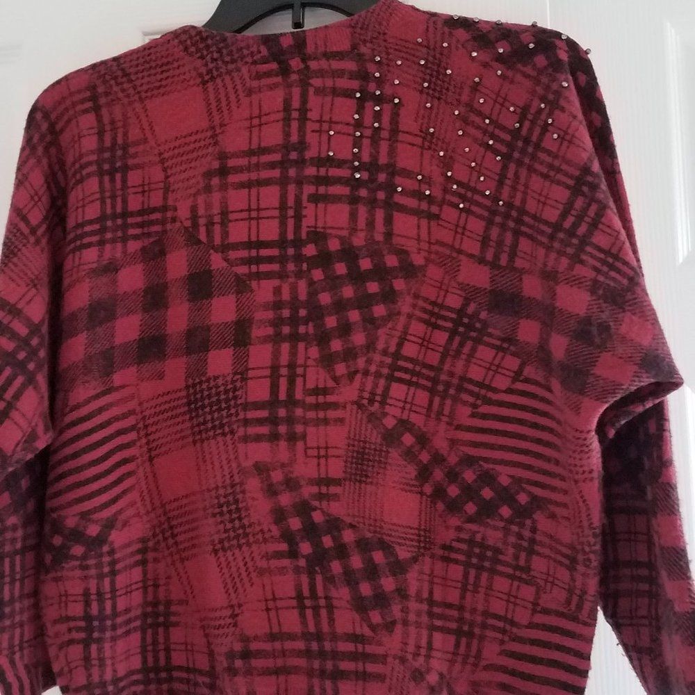 sweater - Picture 3 of 4